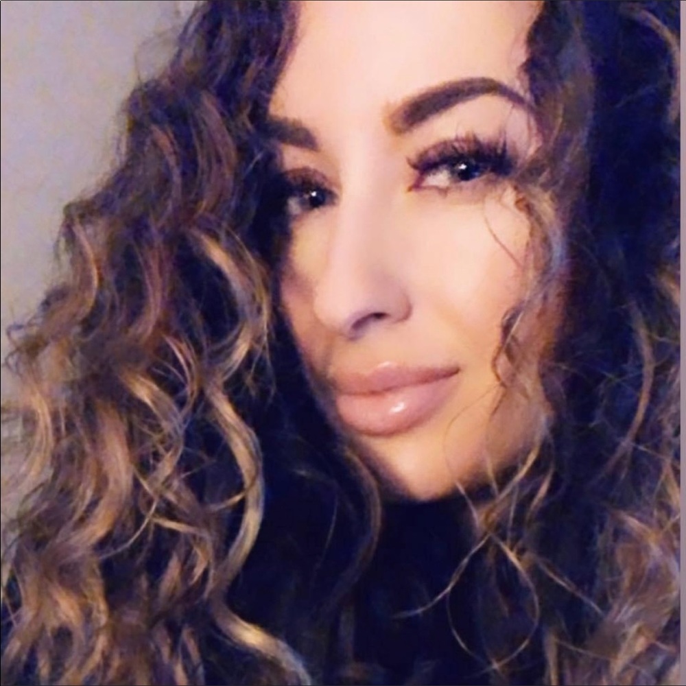 Meet your Posher, Stephanie